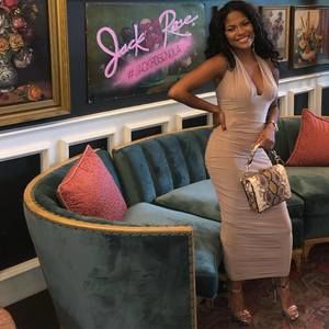 Meet your Posher, Ebony